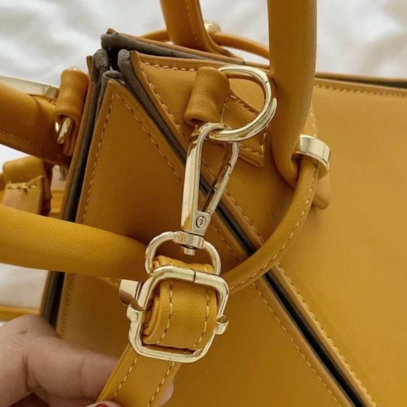 ‼️ 2 LEFT ‼️ The Pyramid Clutch - Picture 5 of 8